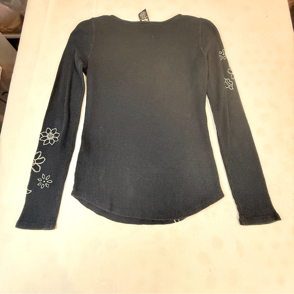 Lucky Brand Black Top with Cream Bird Design - Picture 12 of 16
